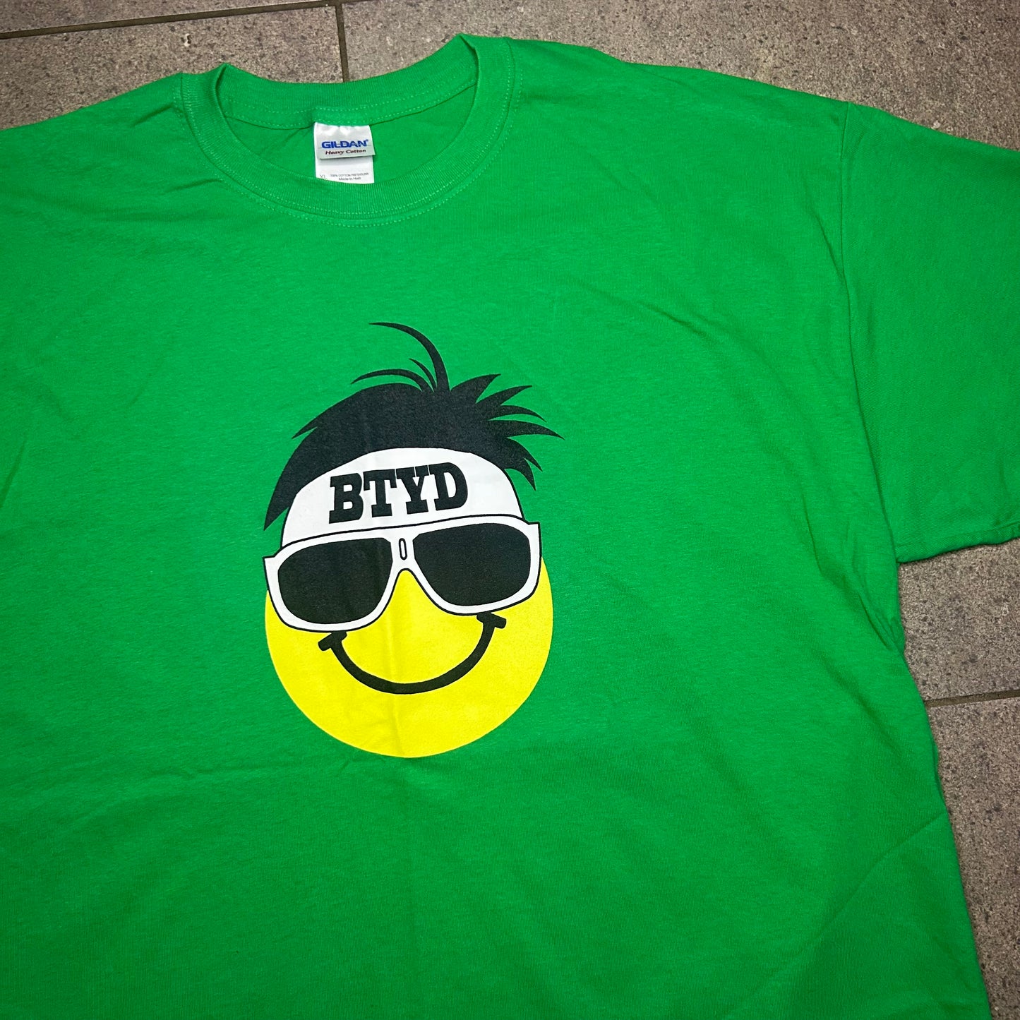 BTYD Scarf Tee Clover Green